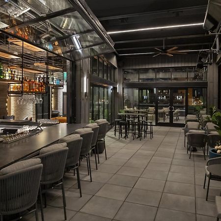Ac Hotel By Marriott St. Louis Клейтън Екстериор снимка