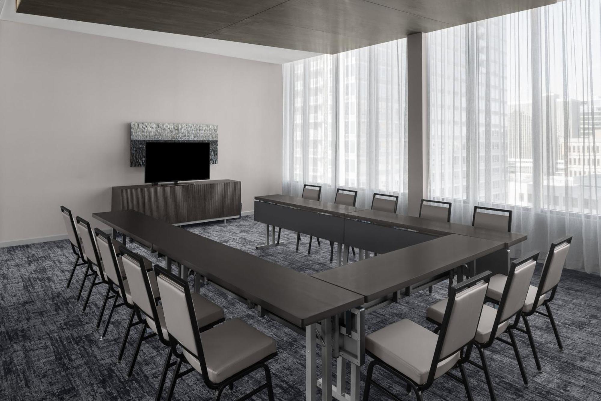 Ac Hotel By Marriott St. Louis Клейтън Екстериор снимка