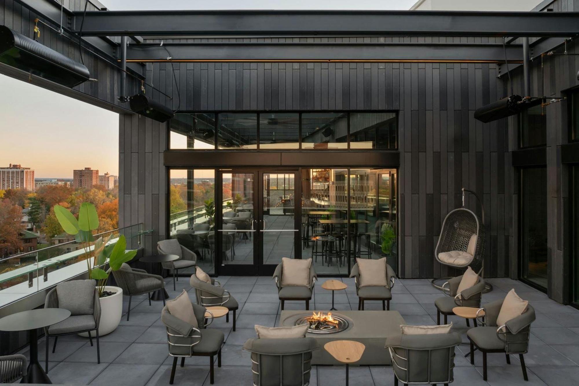 Ac Hotel By Marriott St. Louis Клейтън Екстериор снимка