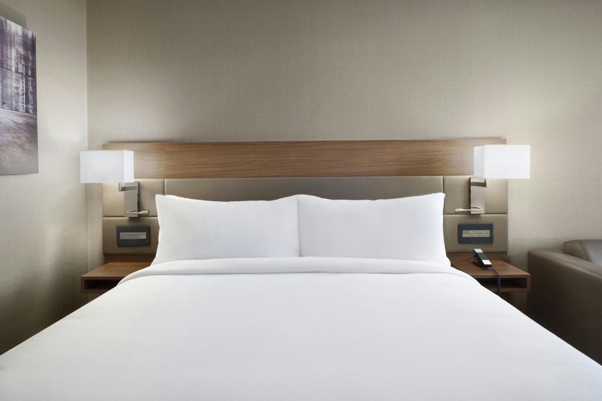 Ac Hotel By Marriott St. Louis Клейтън Екстериор снимка